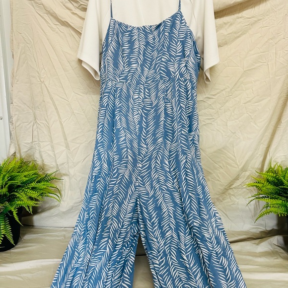 Size 12 blue and white romper - Picture 3 of 5